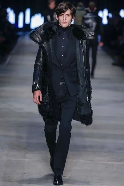 Look 23